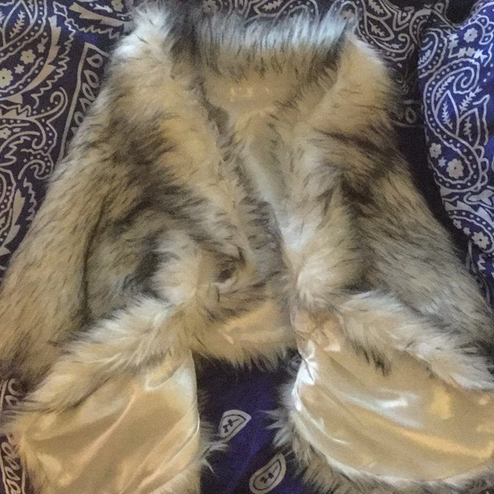 NWT Reversible Faux Fur Wrap Stole